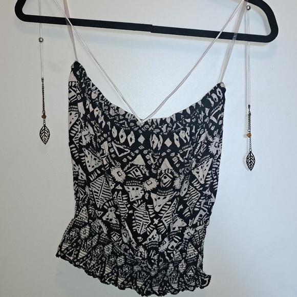 Crop Feather Jeweled Belly Top size  M Soft stretchy and comfortable With the Ti - Picture 2 of 7